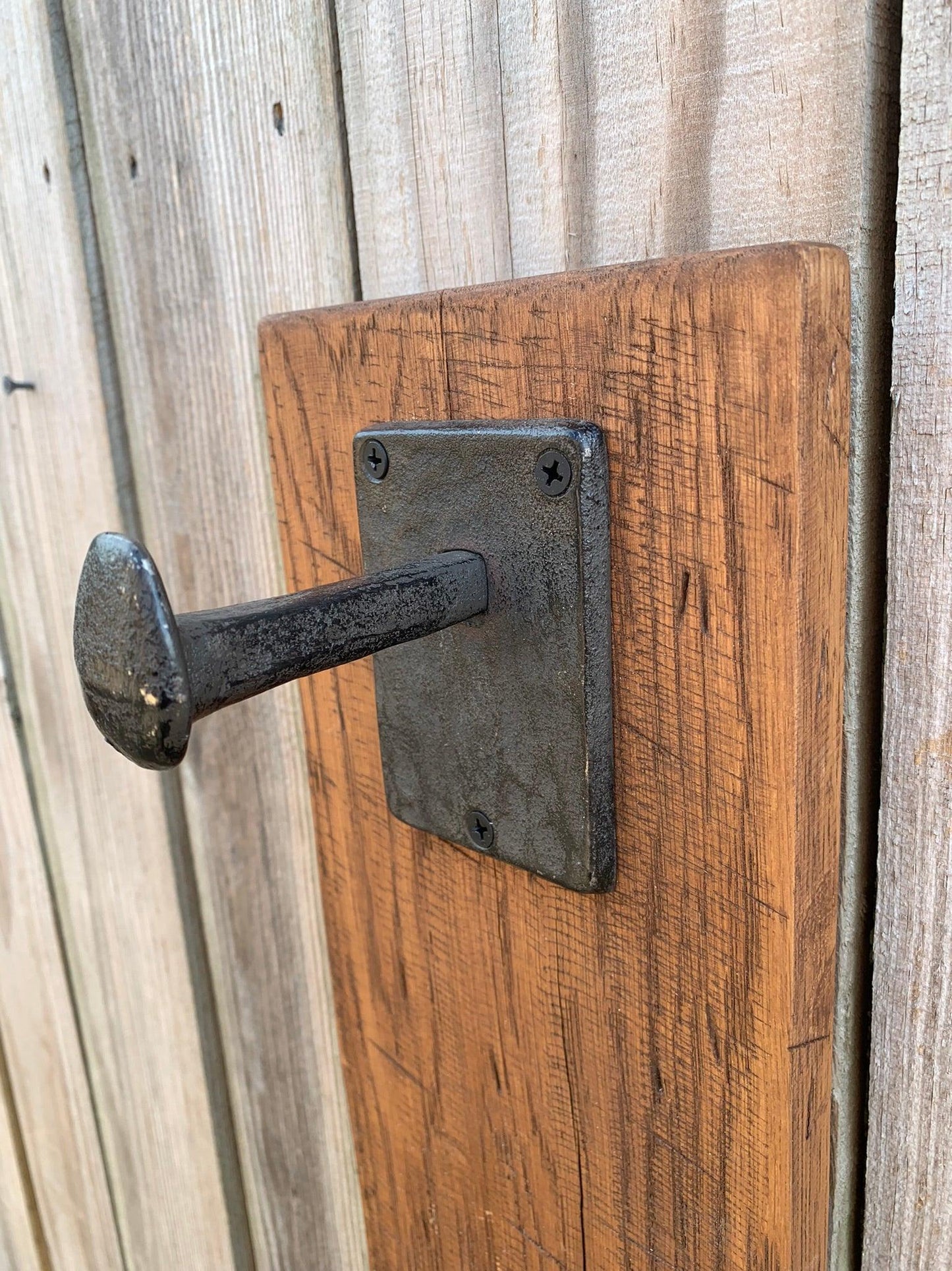 Cowboy Hat Wood Wall Rack with 2 Railroad Stakes in Rustic Farmhouse Style